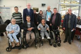 Odunpazarı Belediyesi’nden 55 engelli bireye sandalye desteği