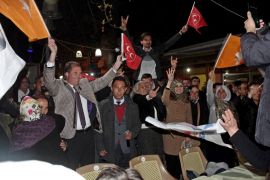 Başkan adayı Hüseyin Çam Saracıkaya’da seçimi büyük farkla kazandı