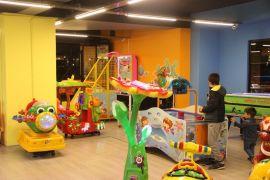 Çocukları rahat etsin diye açtığı oyun salonu Türkiye’ye yayıldı